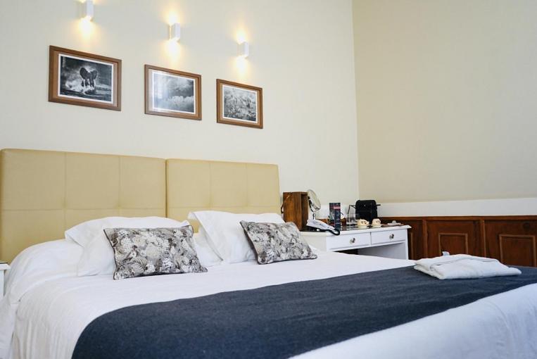 Standard Suite,1592945127:JPEG