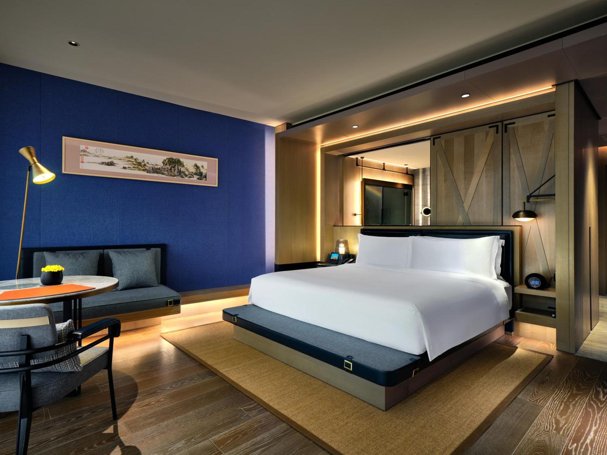 Premium King Room Balcony Low Floor