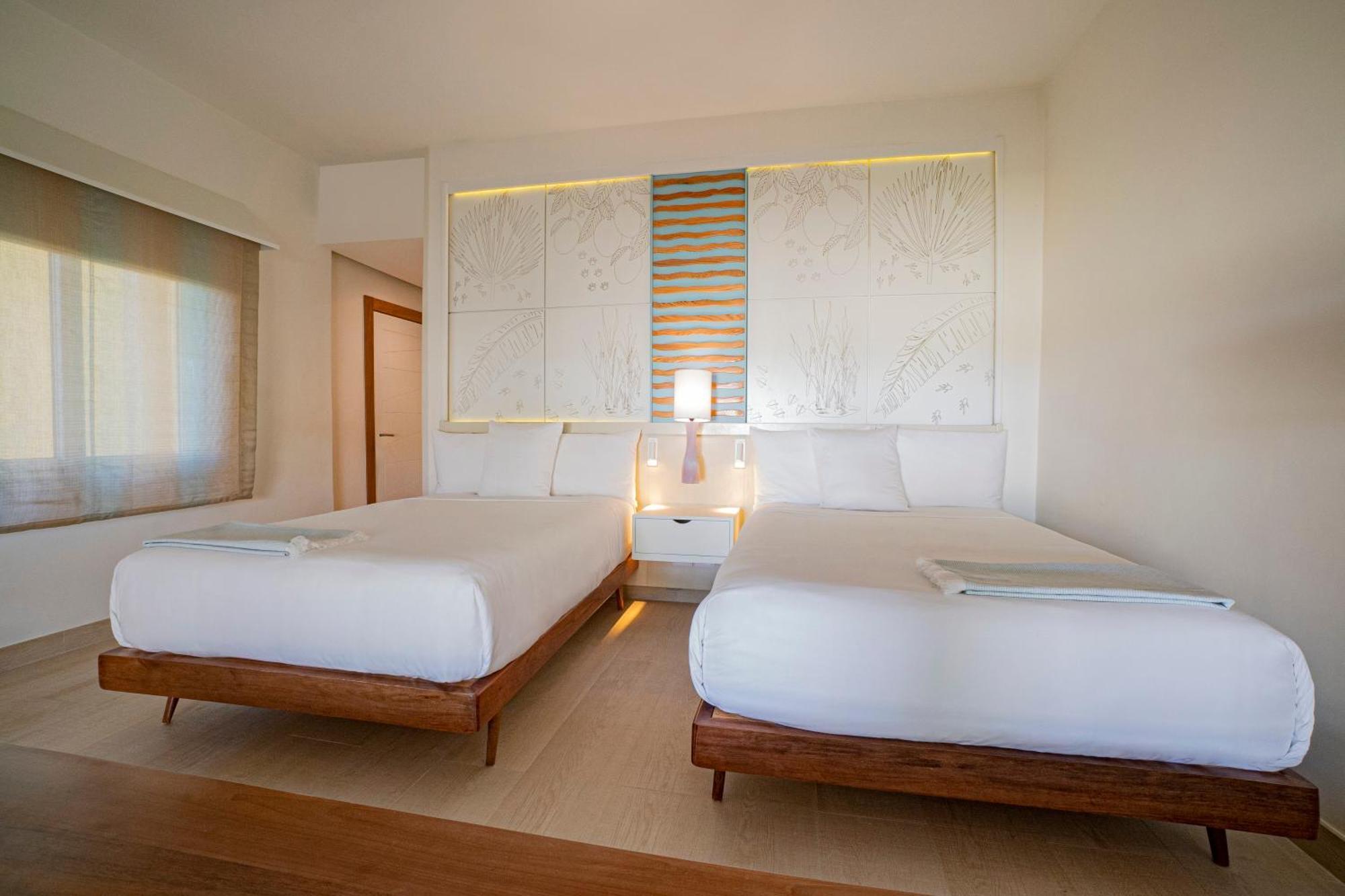 Junior Suite Pool Access