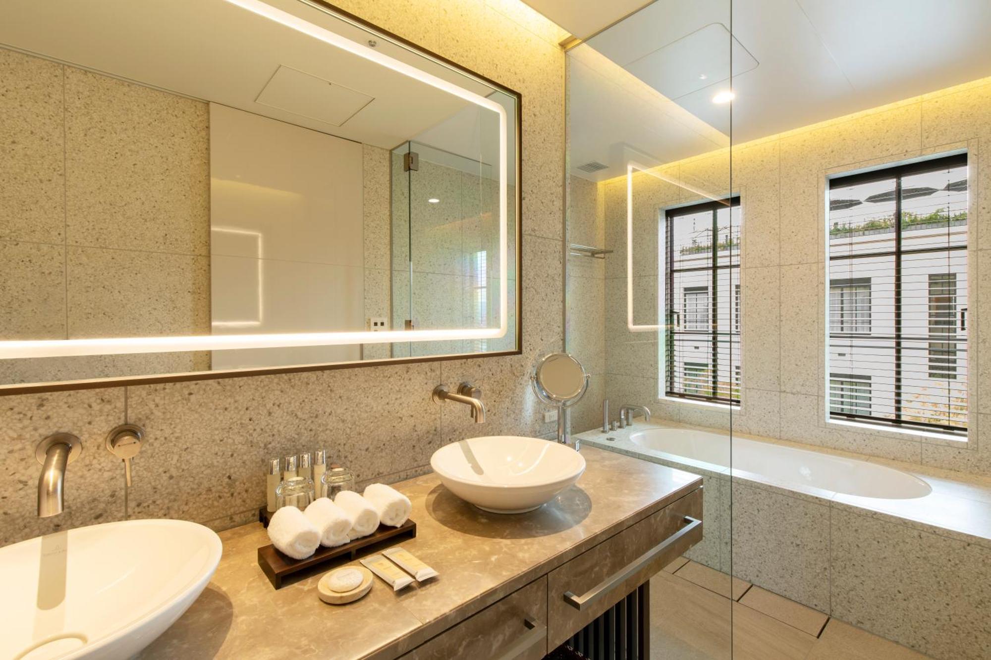 Premium Twin Room Lounge Access