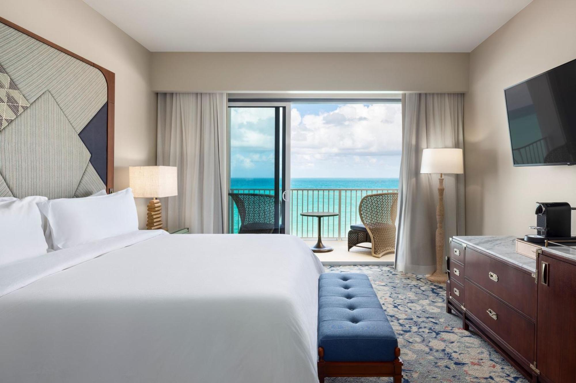 Residence Building, Guest room, 1 King, Oceanfront, Balcony
