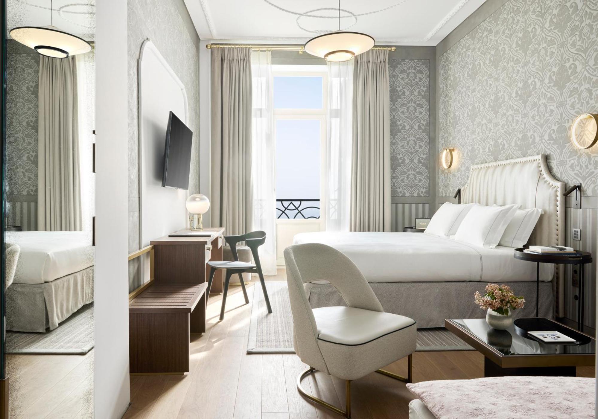 Junior Suite Sea Front Balcony