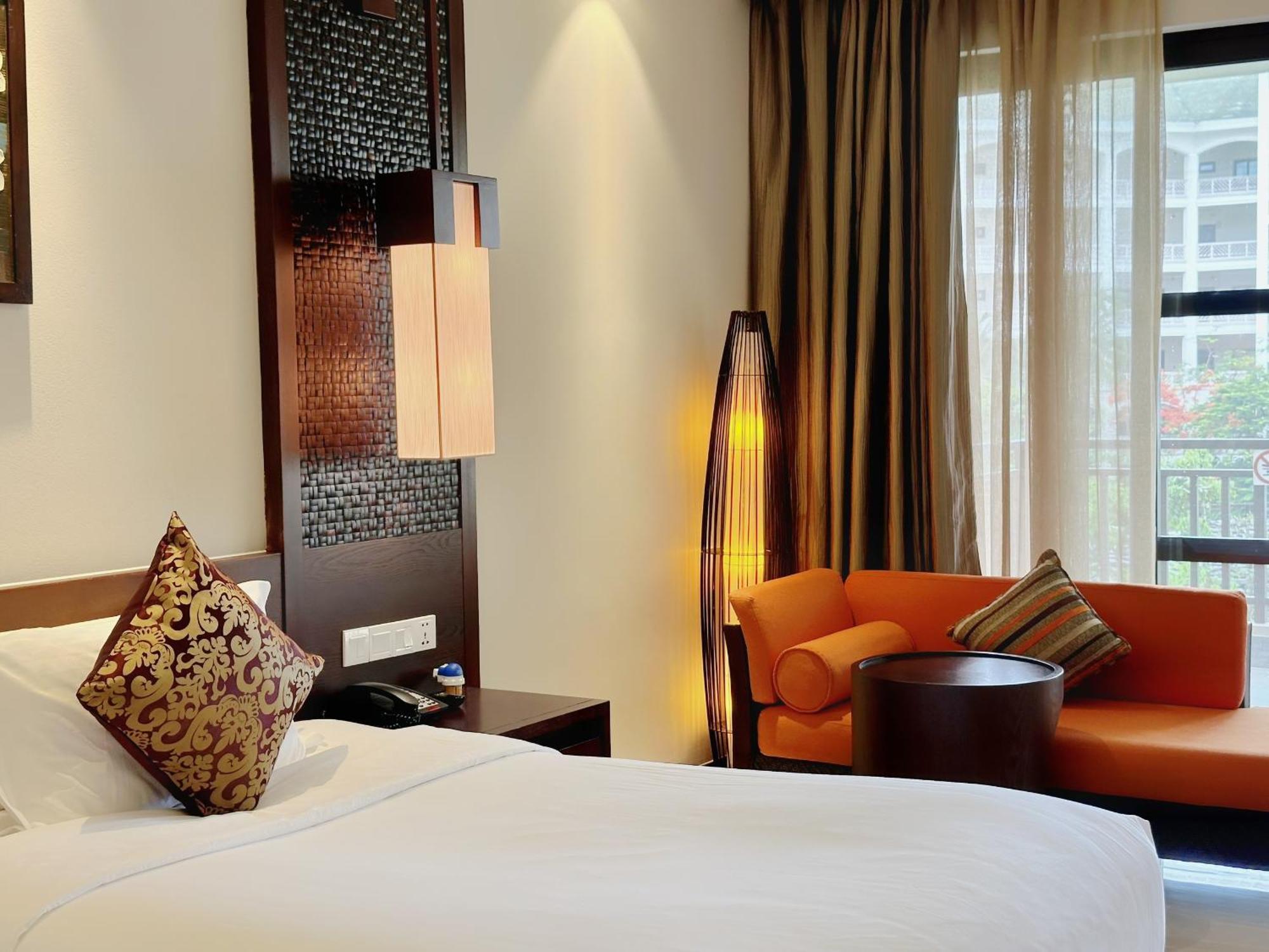 Premier Twin Room Balcony City View