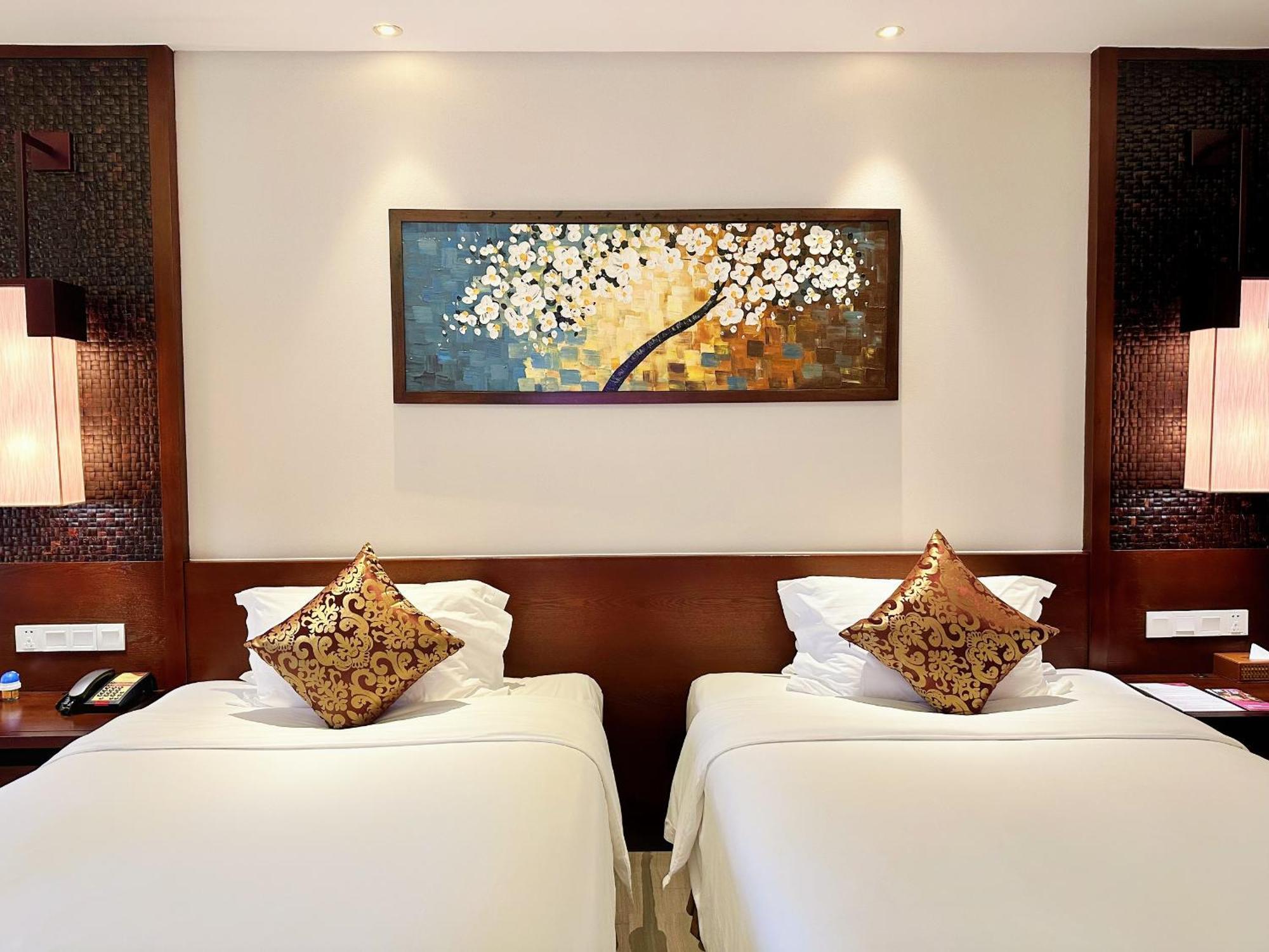 Premier Twin Room Balcony City View