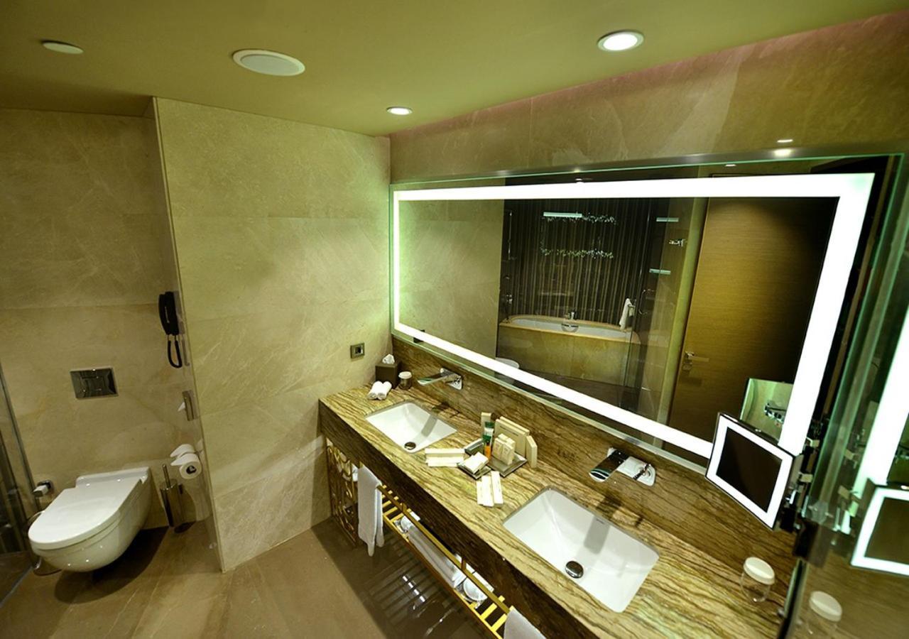 One-Bedroom Apartment with Lounge Access,1594710356:JPEG