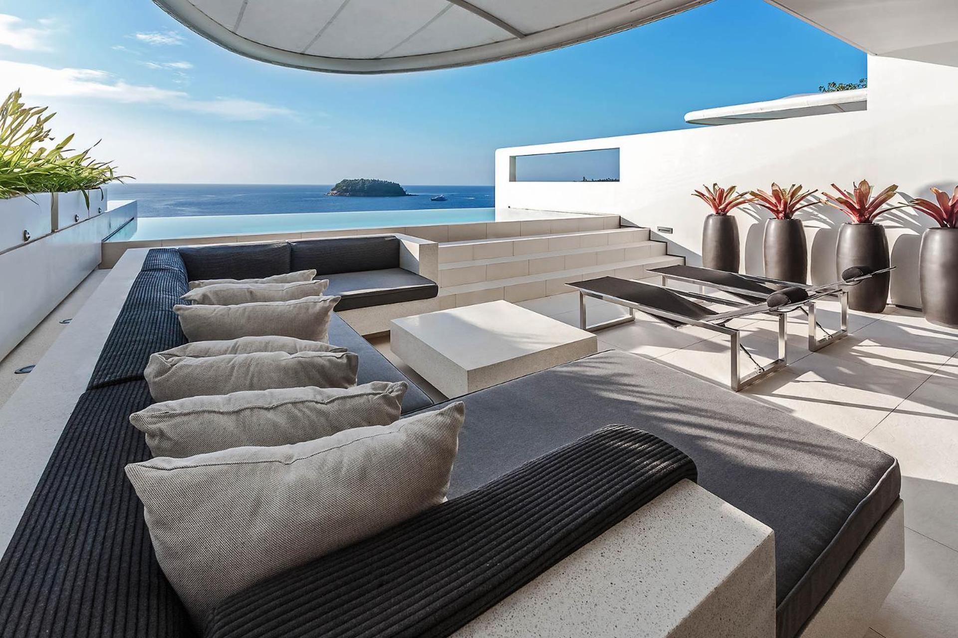 Three-Bedroom Sky Pool Villa