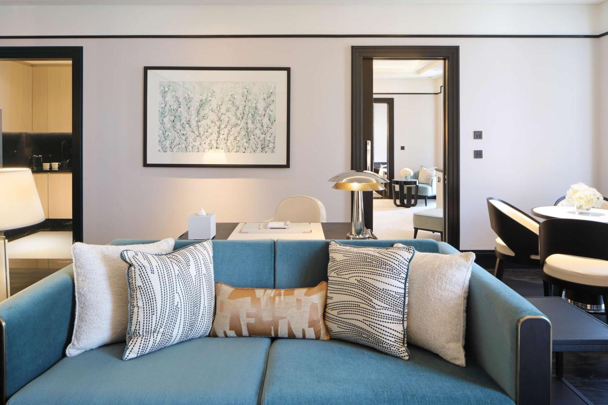 One-Bedroom Apartment King Bed,1594857113:JPEG