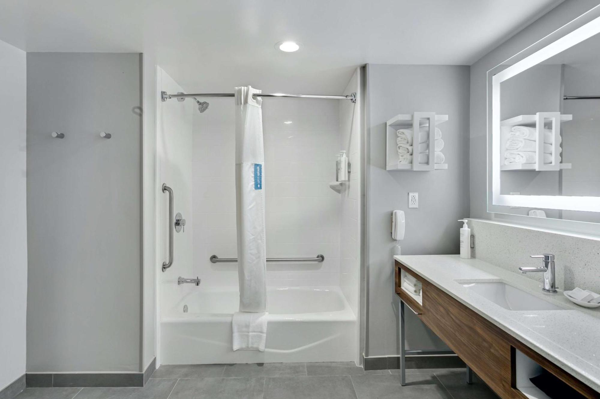 King Room - Mobility Access/Non-Smoking
