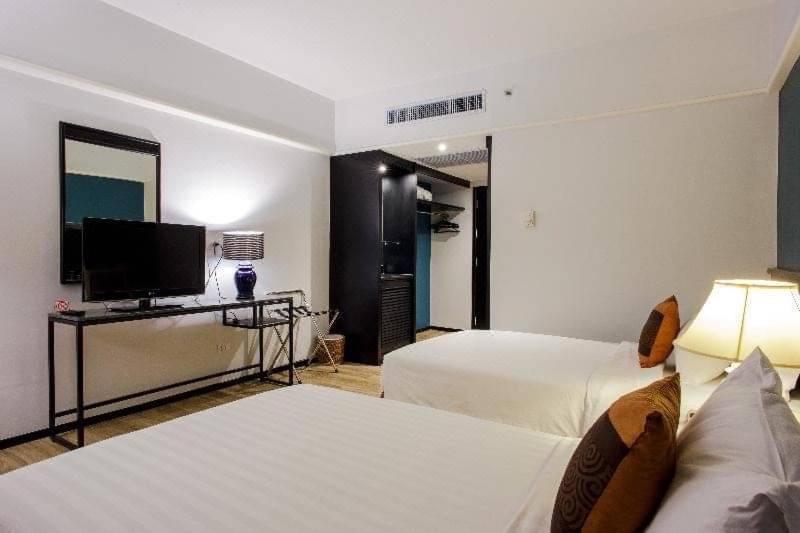 Deluxe Queen Room