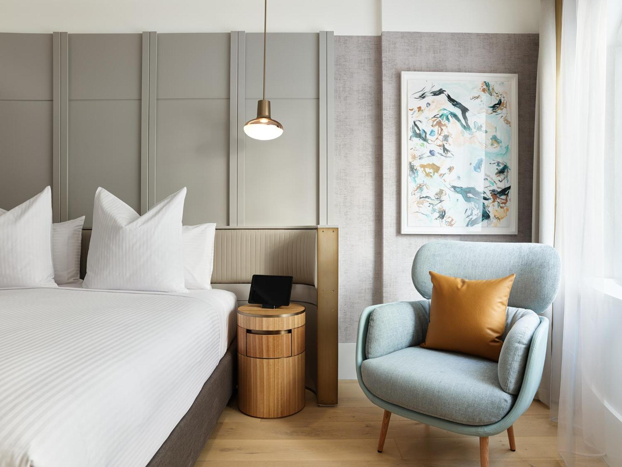 Luxury King Room