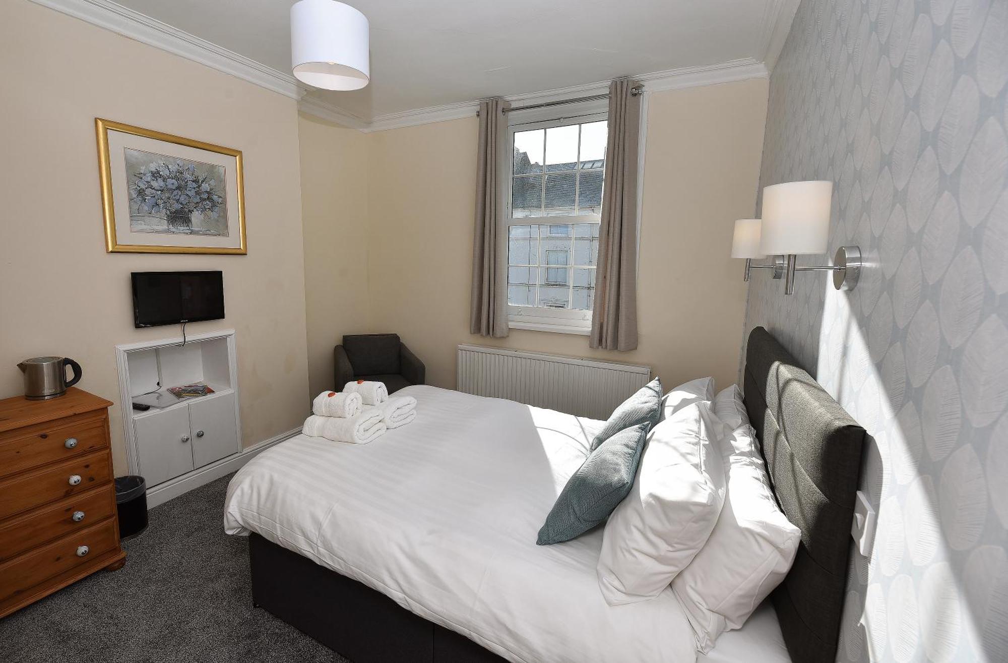 Double Room Private Bathroom