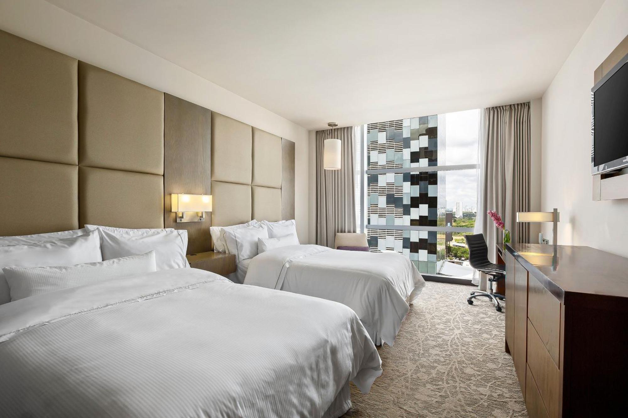 Deluxe, Guest room, 2 Queen, City view,1596880174:JPEG