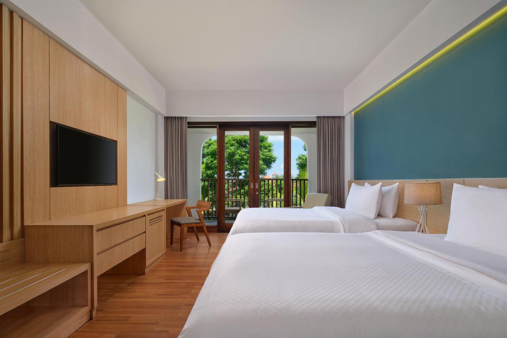 Deluxe Room Guest room 2 Twin or Single Beds Garden view Balcony Daily Shuttle to Monkey Forest Daily Yoga Bike to borrow Family Activity 24 Hour access to Motion Fitness Center