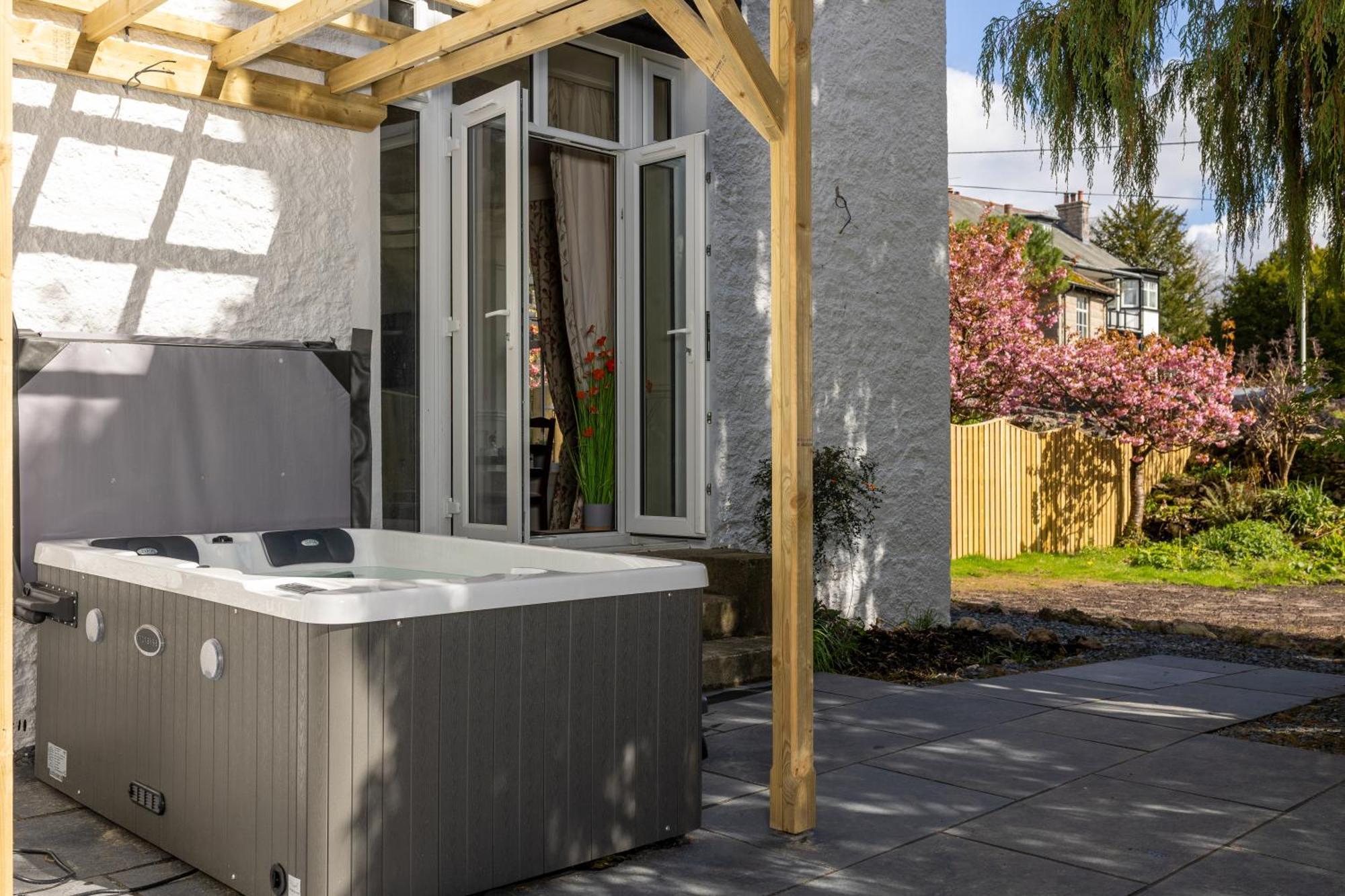 Garden Room Hot Tub