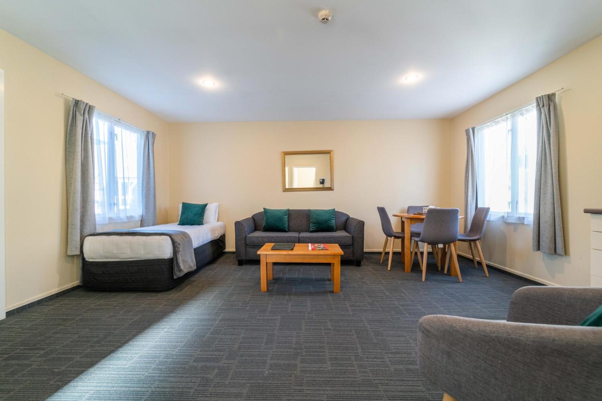 Superior One-Bedroom Apartment,1597552149:JPEG