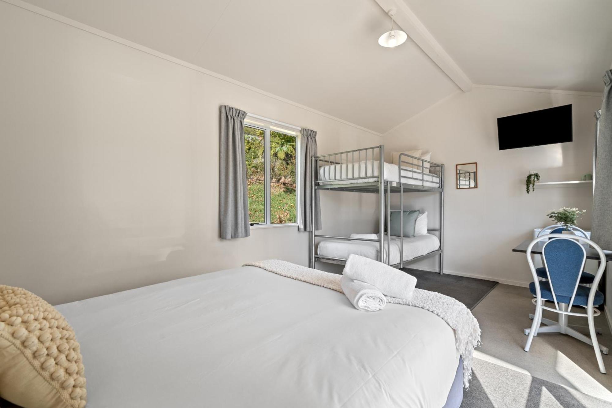 Superior Bungalow with Shared Bathroom,1598414987:JPEG