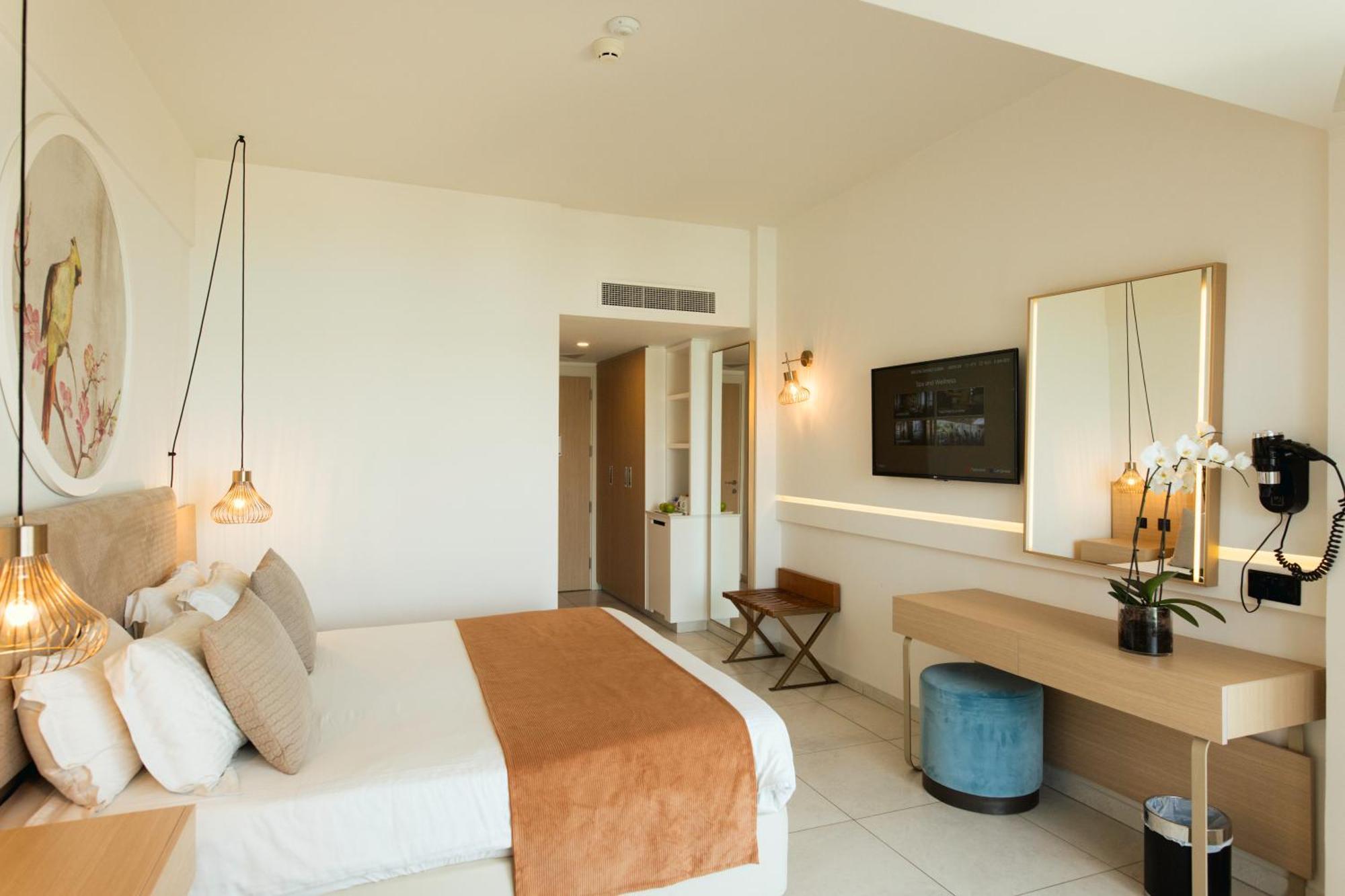 Superior Double or Twin Room with Side Sea View,1598439852:JPEG