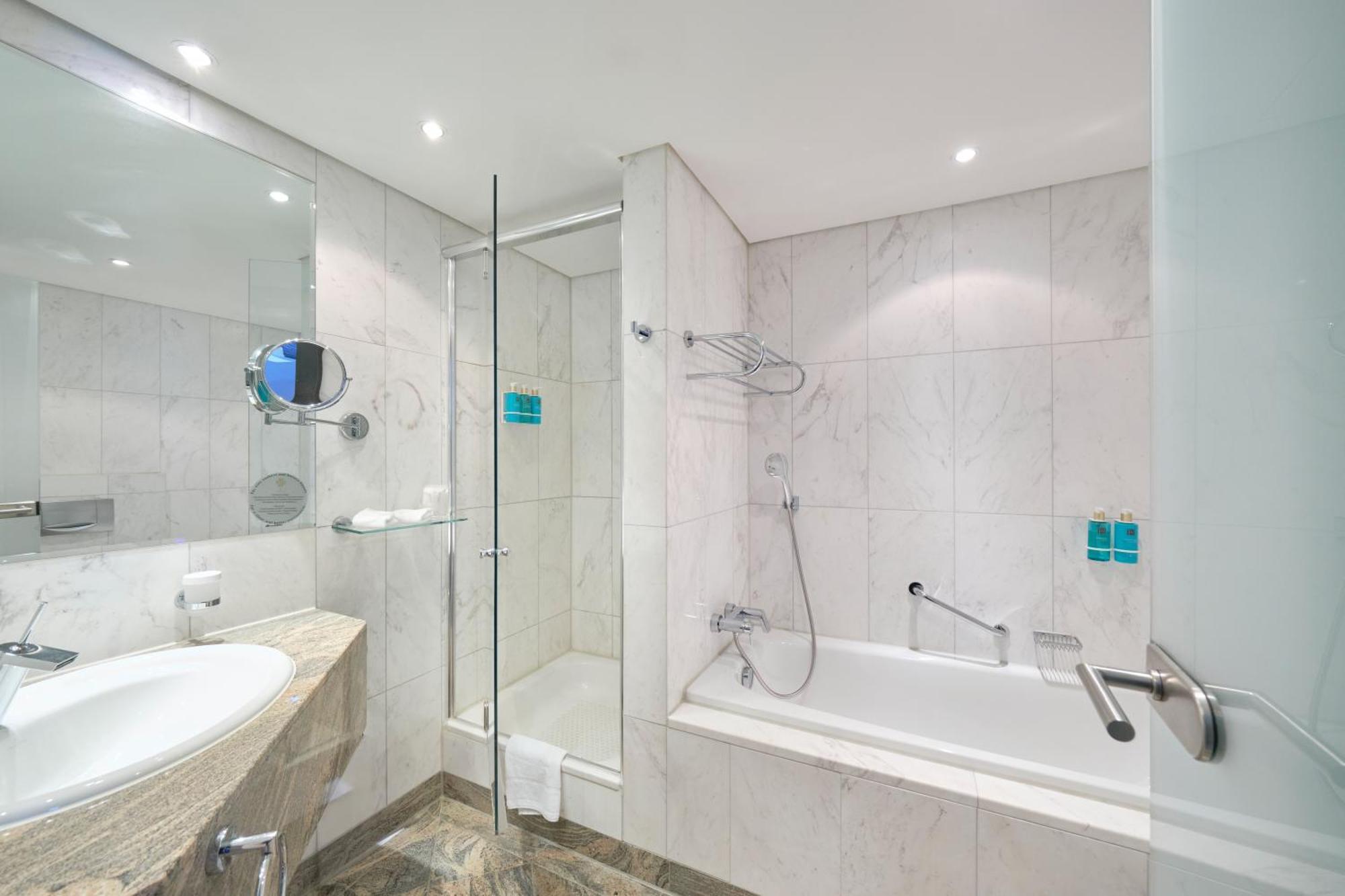 Club Double Room Club Lounge Access