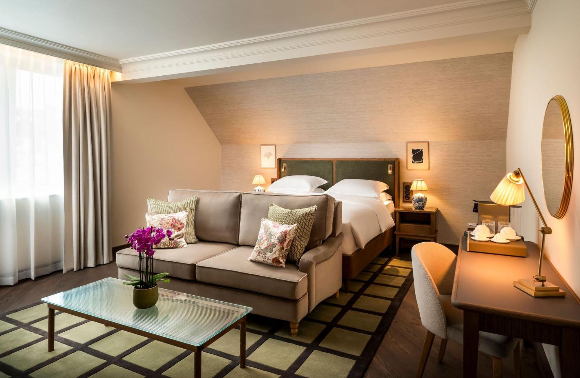 Deluxe Junior King Suite,1598888059:JPEG
