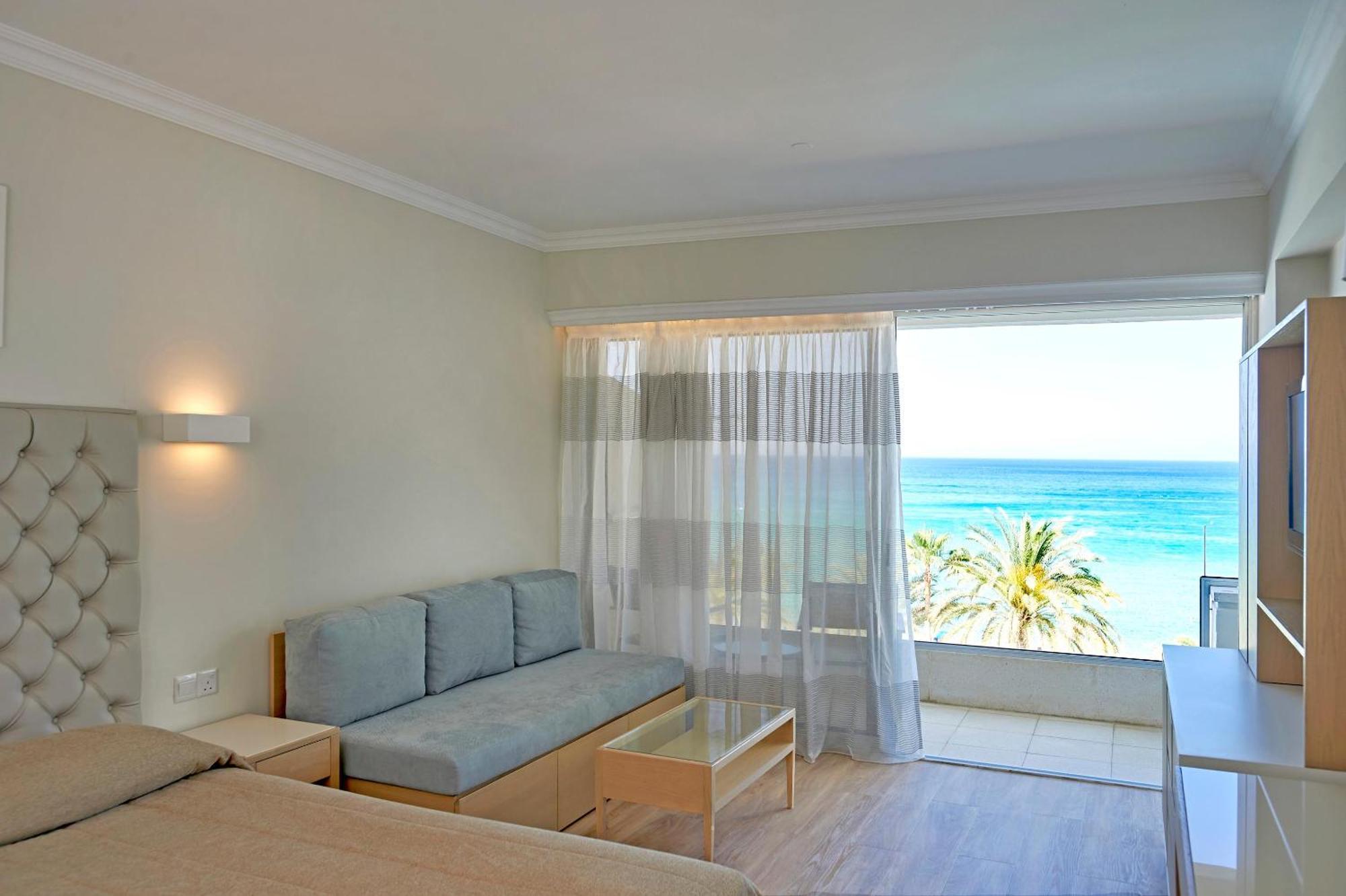 Superior Front Sea View Room