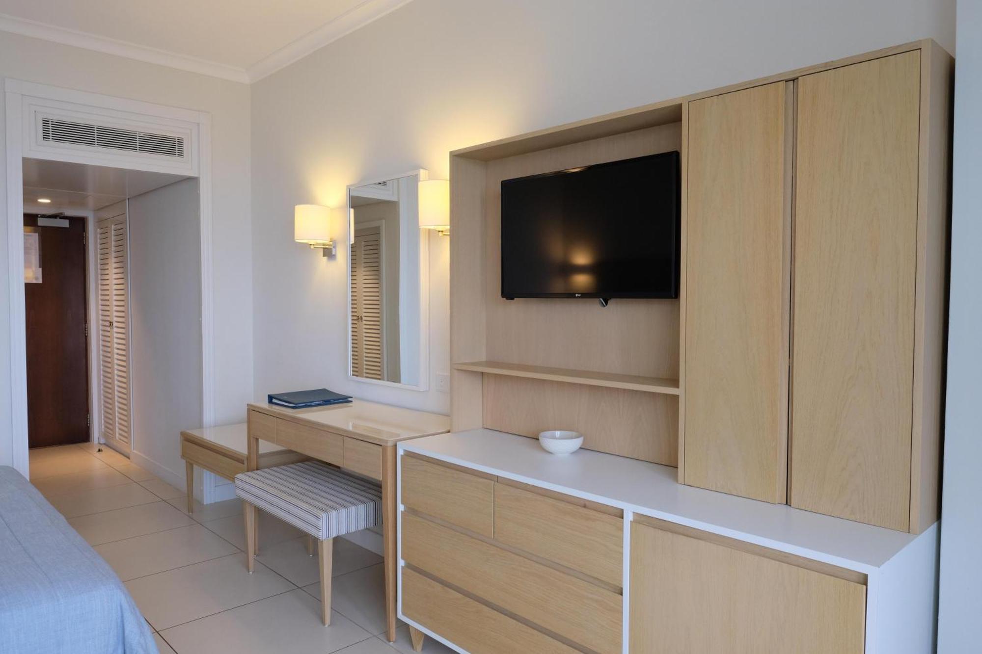 Inland View Room