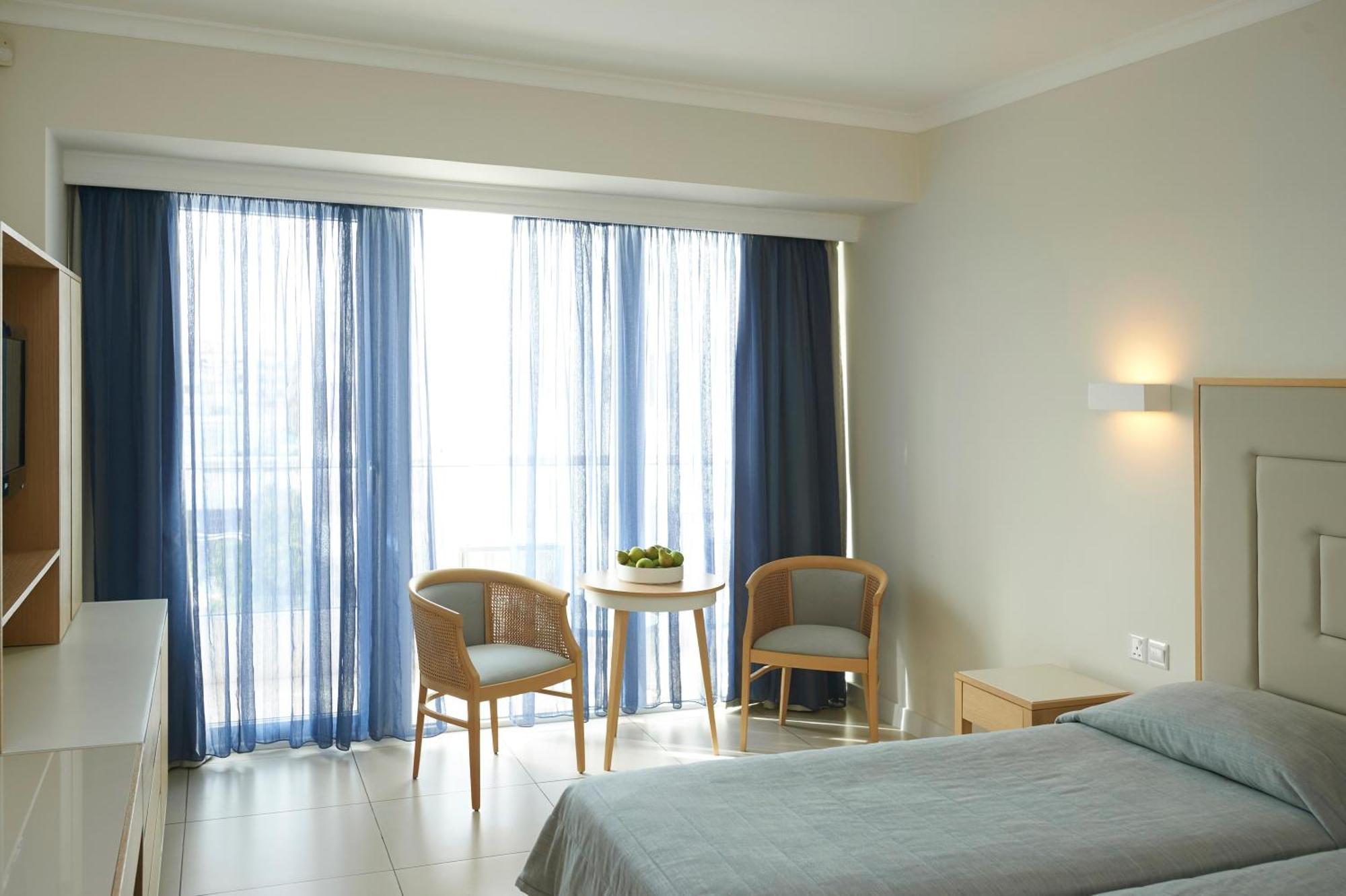 Inland View Room