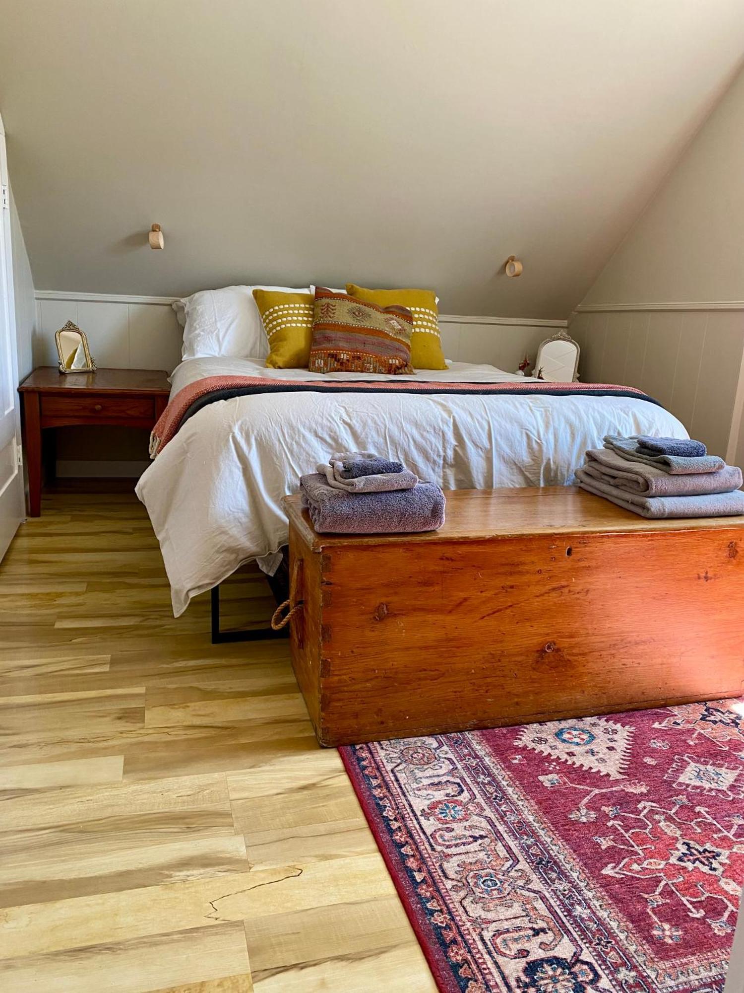 Queen Room with Shared Bathroom