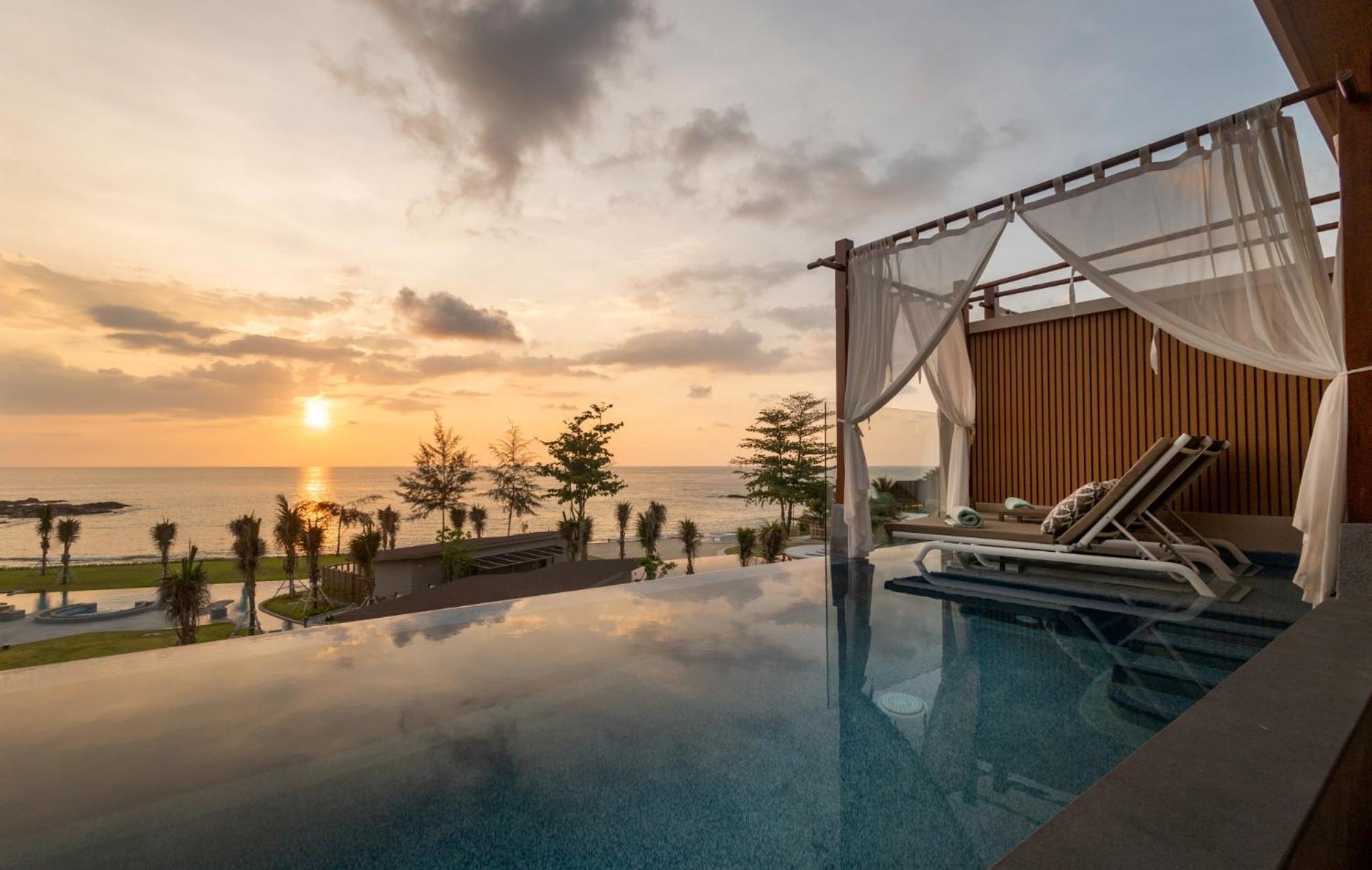 Seaview Pool Suite