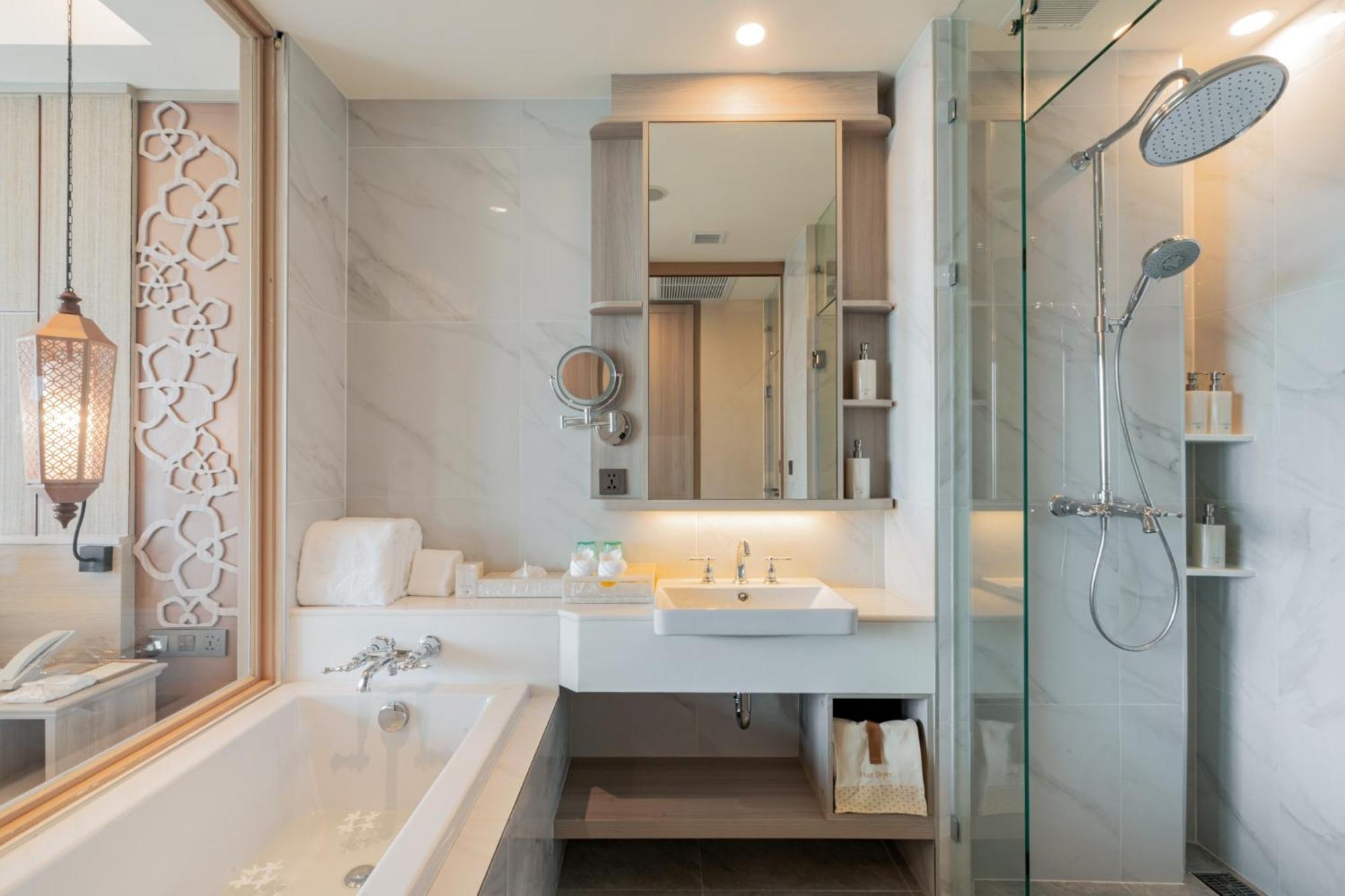 Seaview Penthouse Family Pool Suite