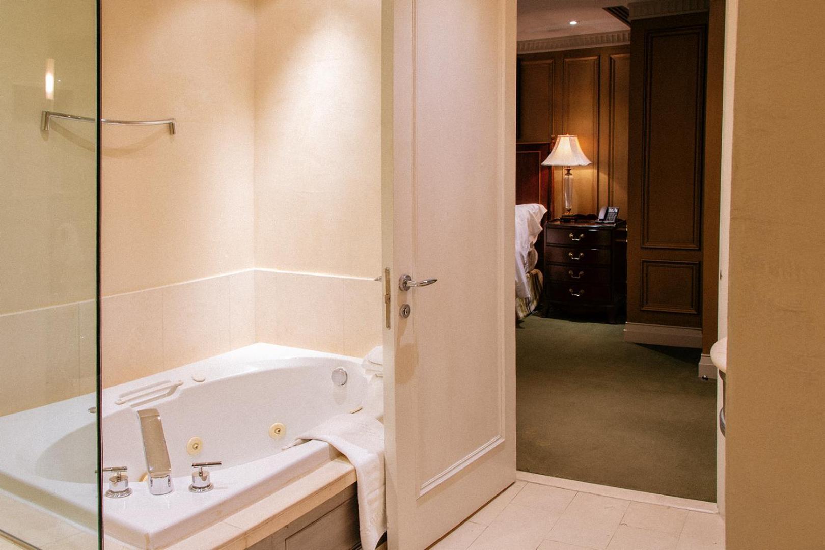 Deluxe One-Bedroom Suite