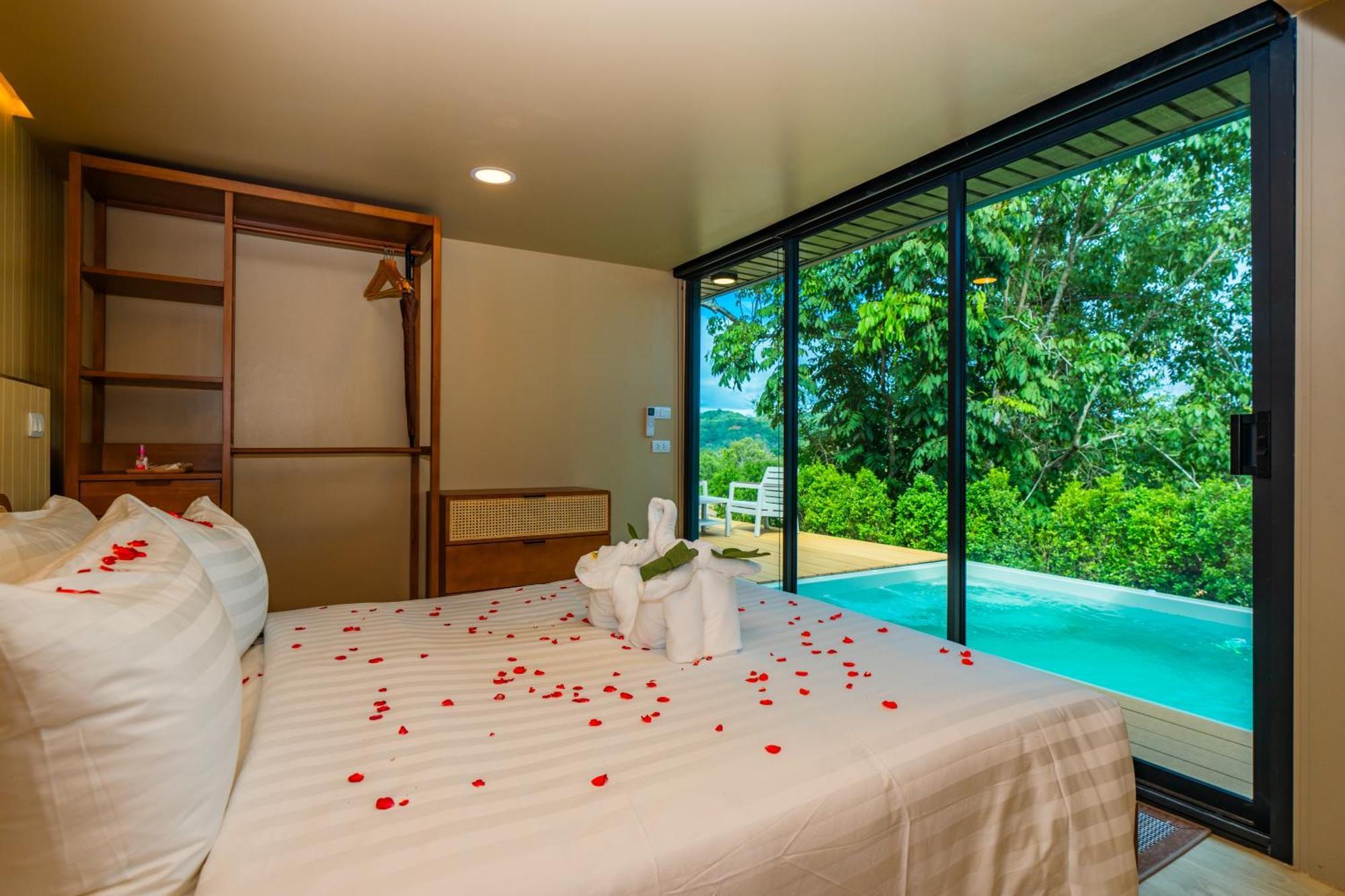 2 Bedrooms Modular Cabin Private Pool