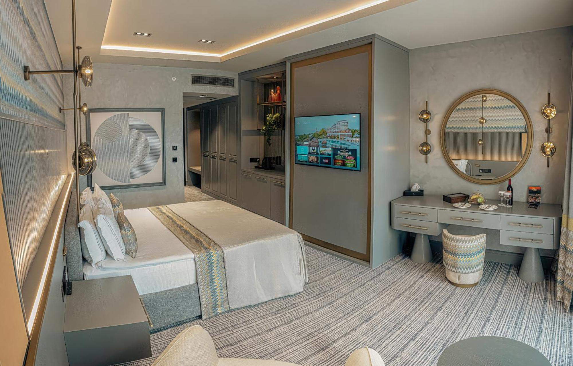 Deluxe Room Mountain View