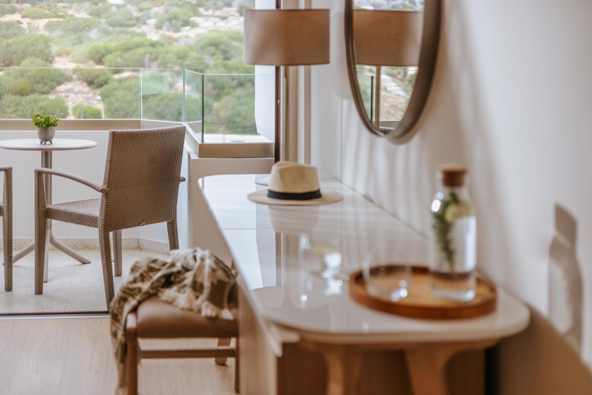 Double or Twin Room Inland View