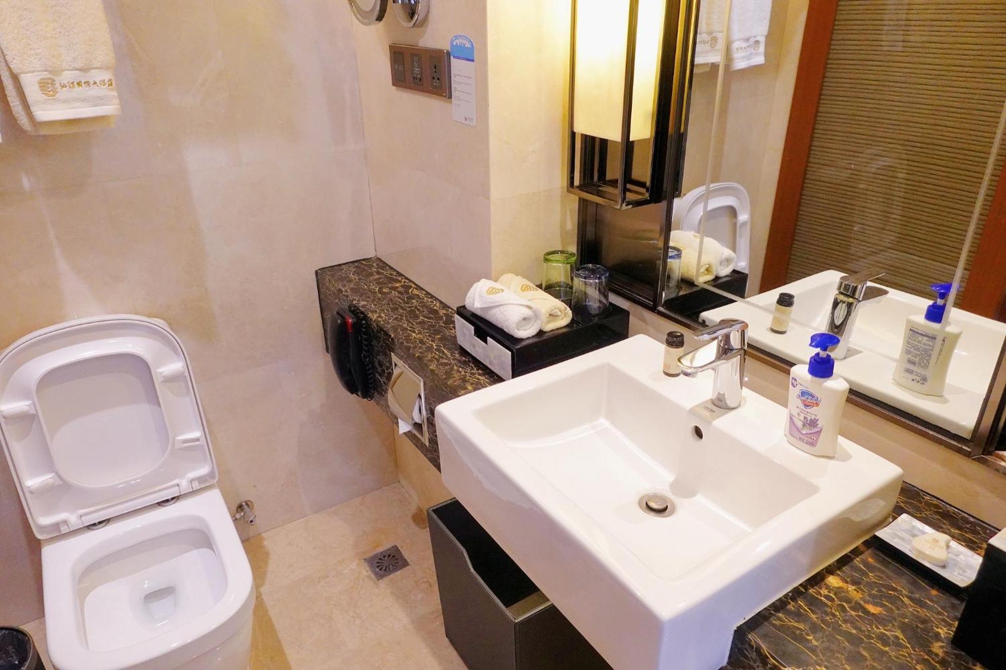Executive Queen Room