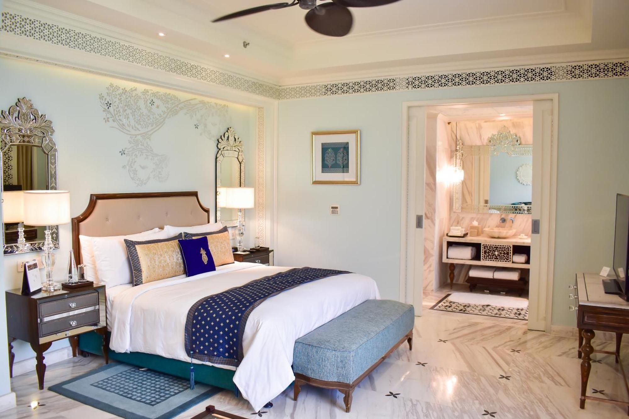 Grand Villa Terrace Family Room