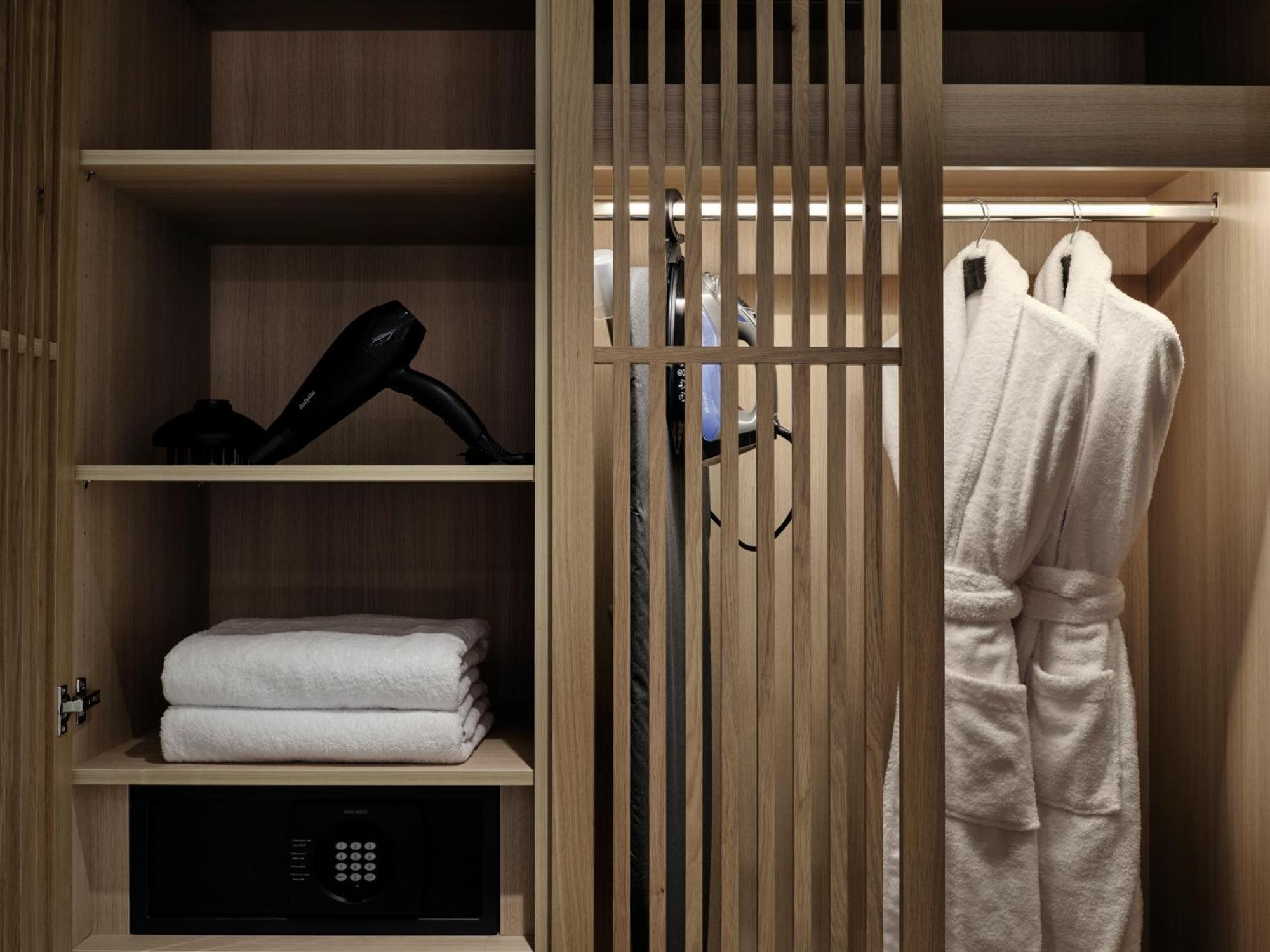 Premium Zimmer mit Kingsize-Bett und Schlafsofa