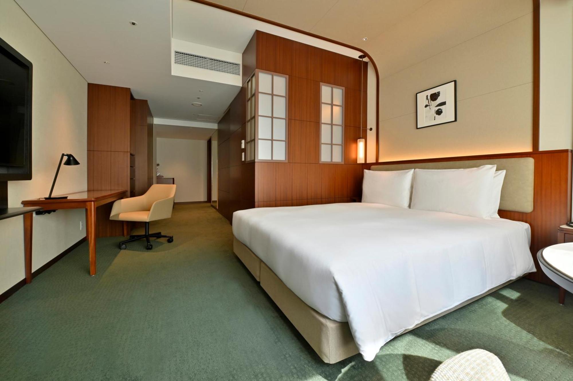 Deluxe King Room Non-Smoking