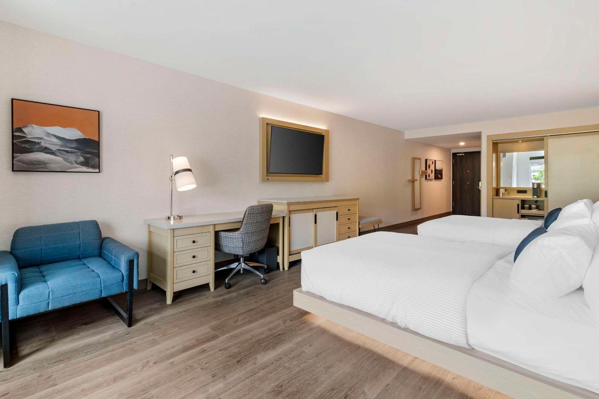 Quadruple Room Two Queen Beds Disability Access or Non Smoking