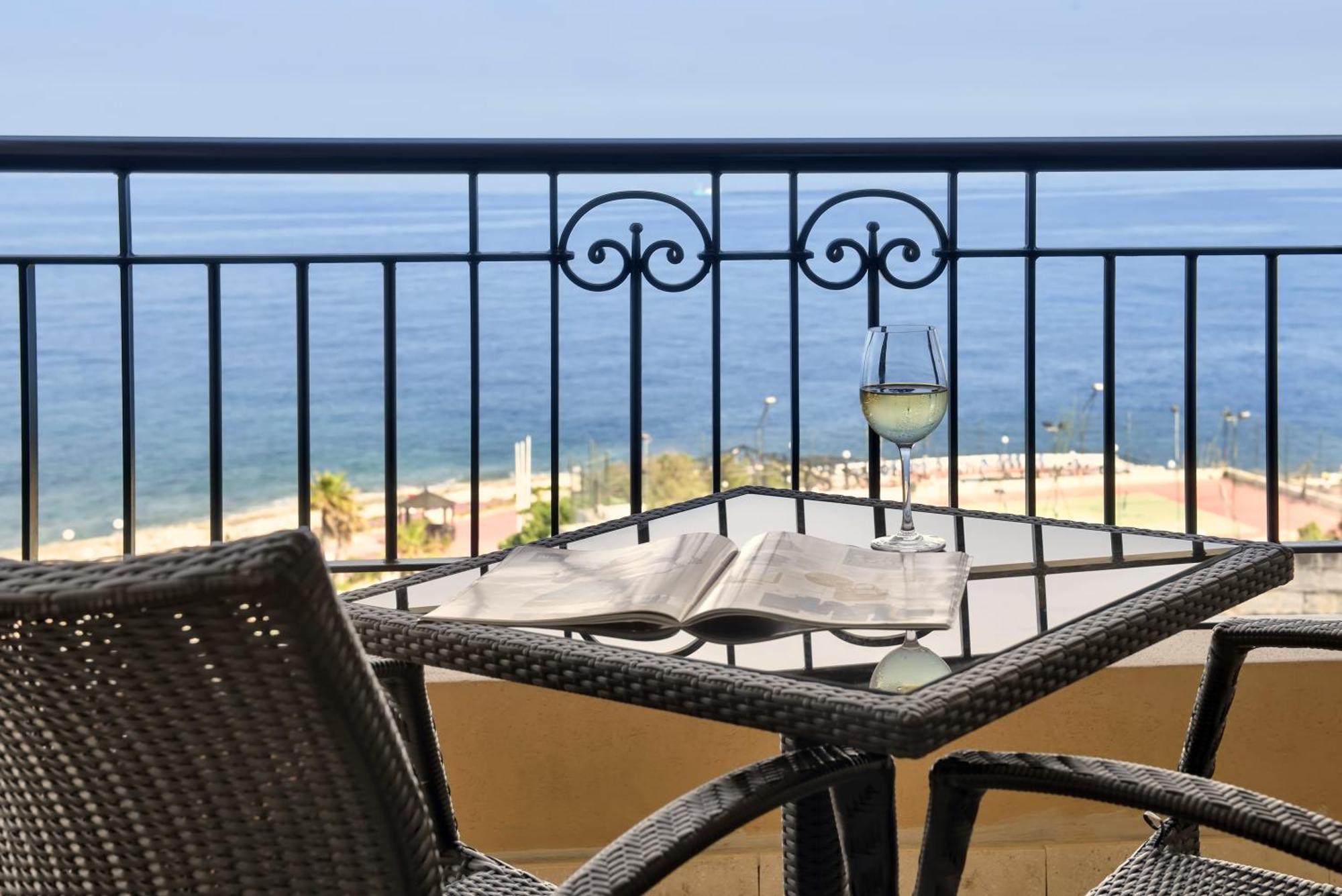 Superior Sea View Queen