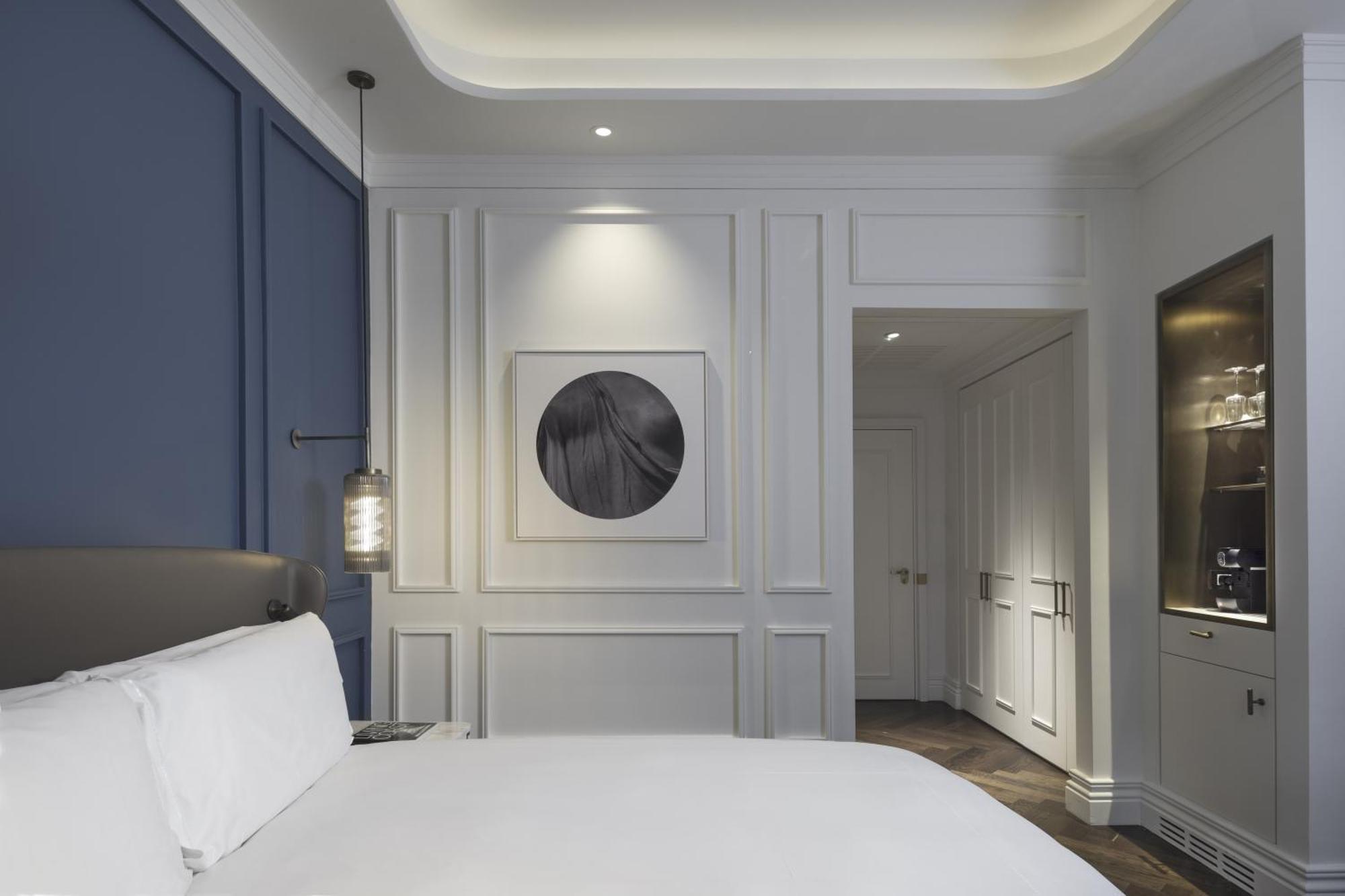 Classic King Room Accessible
