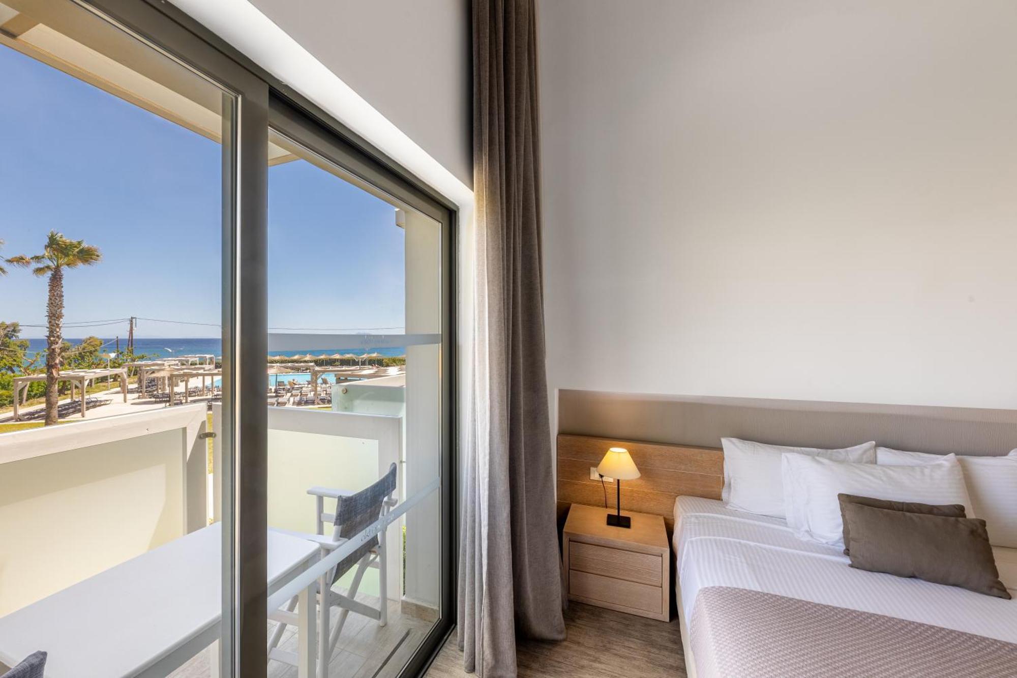 Double or Twin Room Sea View