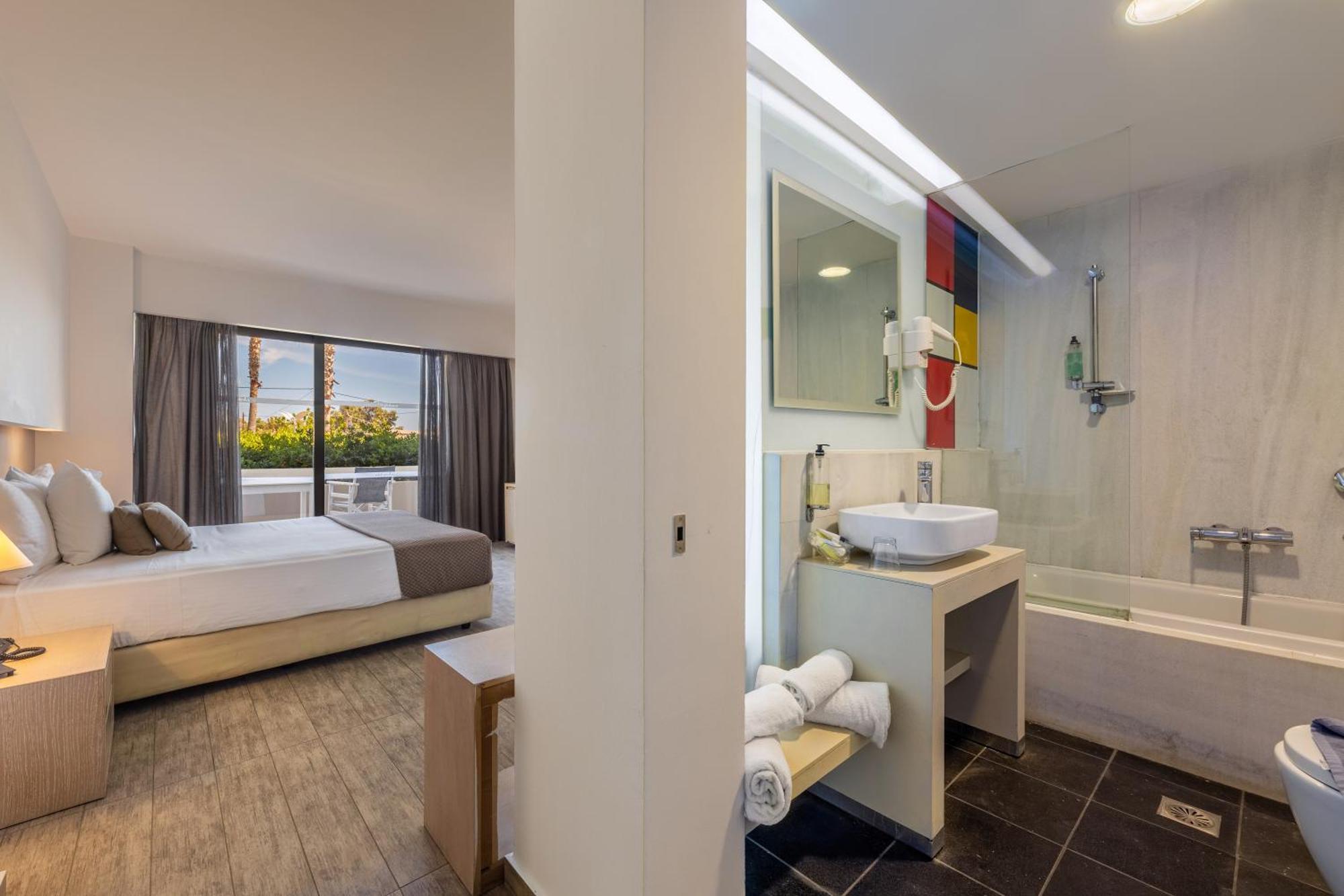 Double or Twin Room Garden View