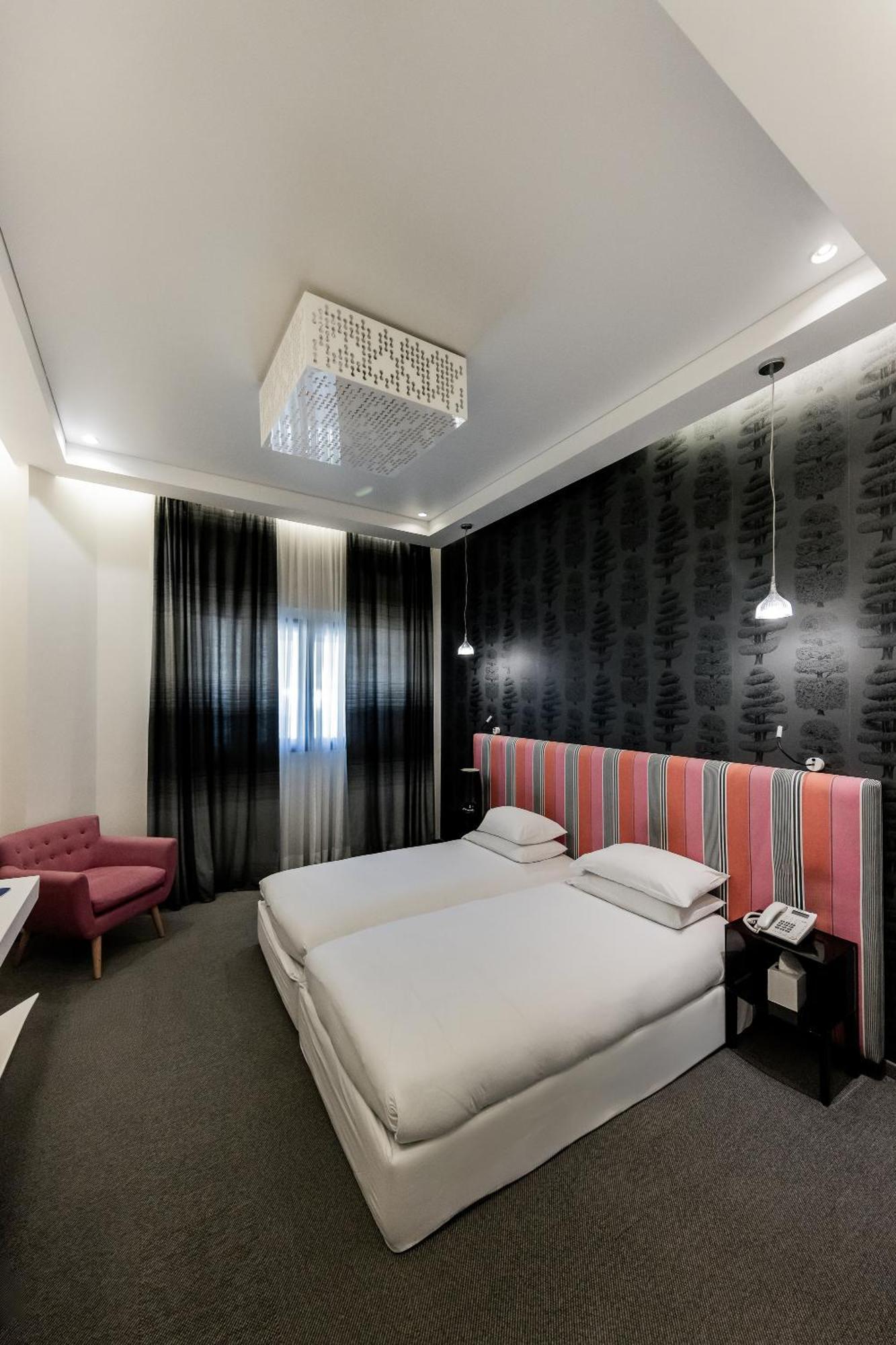 Superior Twin Room Mountain View