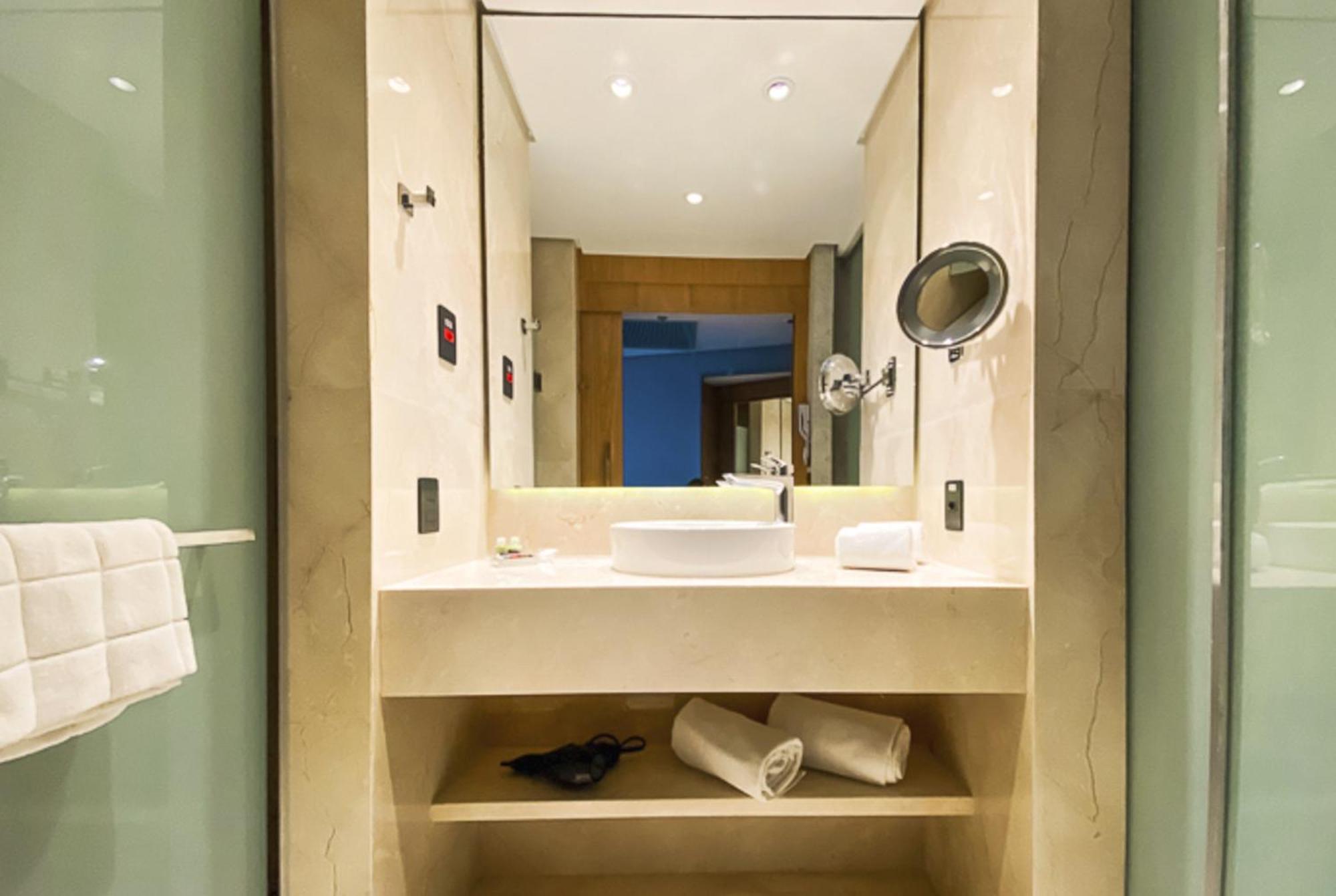 Suite Bath