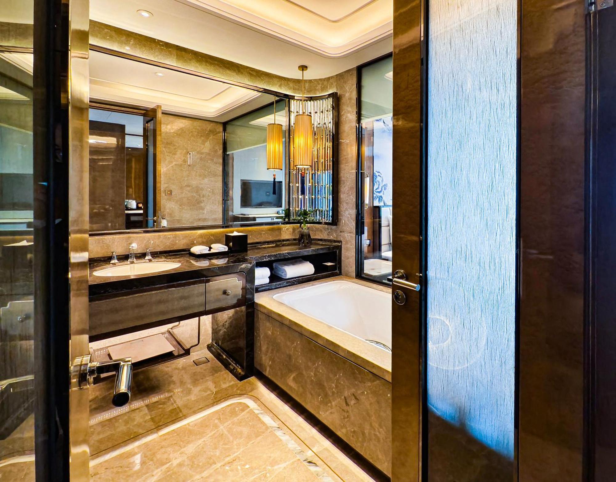 Deluxe King Room【Floor-to-ceiling window+65 inches Project to a high-definition TV】,1604099784:JPEG