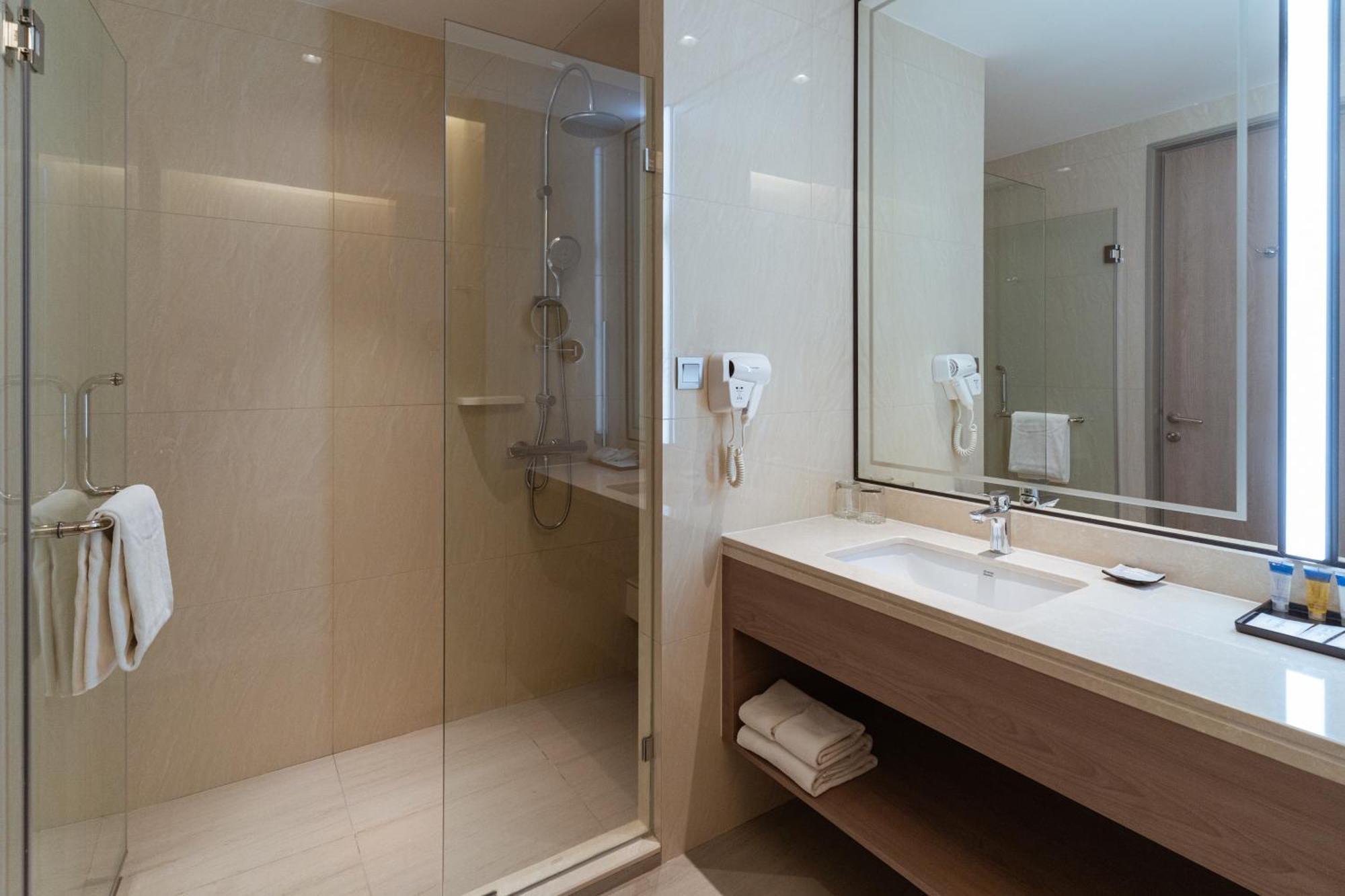 Deluxe King Room 2 Pax