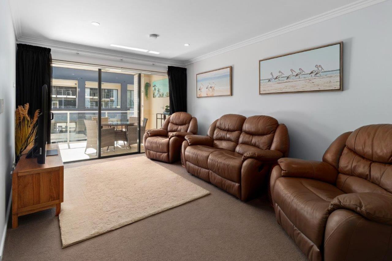 Two-Bedroom Apartment Pool View – stair access only
