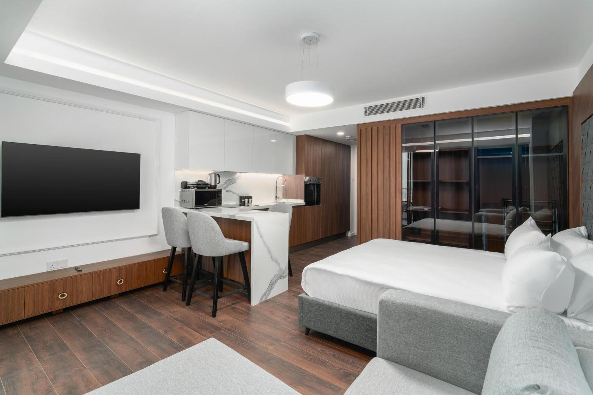 Studio Apartment