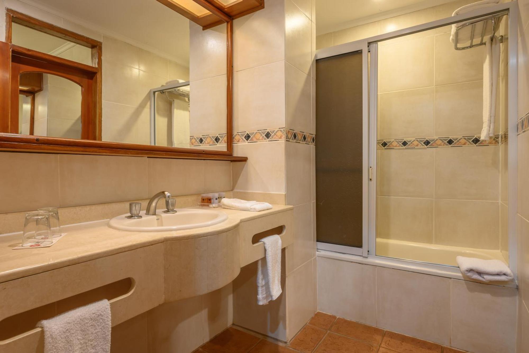 Family Room,1605368783:JPEG