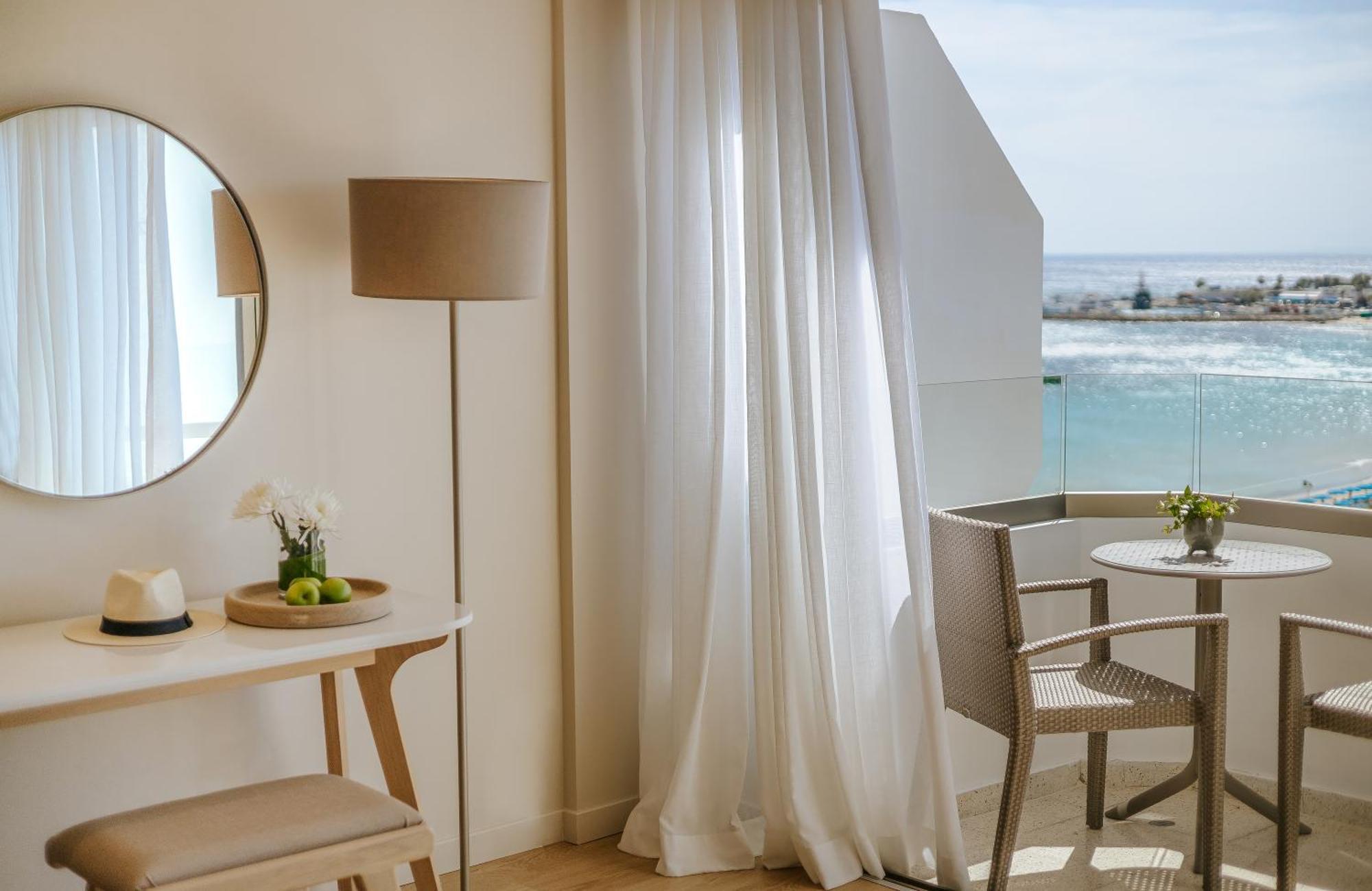 Double or Twin Room Side Sea View